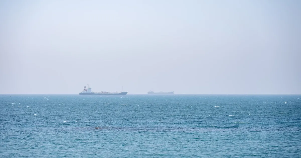 Iran fordert Kriegsschadensersatz: Hormus bleibt zu