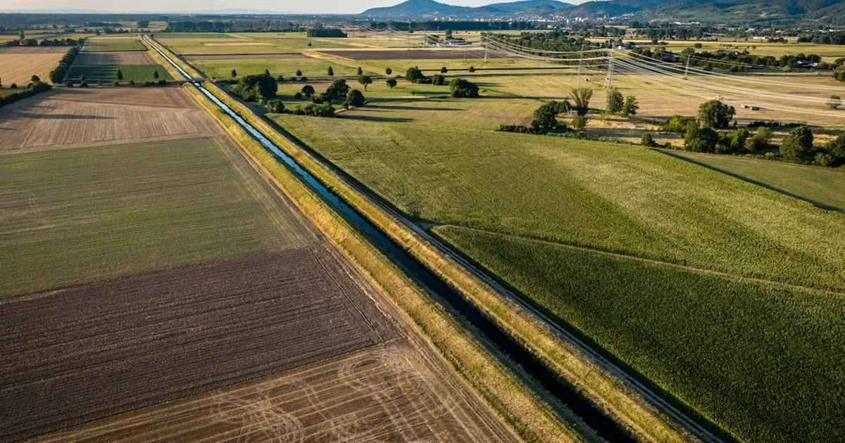 Solarkanäle in Kalifornien liefern erste ermutigende Messwerte