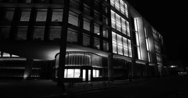 Operation Eternal Darkness: Israel greift Libanon mit 160 Bomben an, 357 Tote