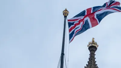 Starmer übersteht Abstimmung: Mandelson-Affäre